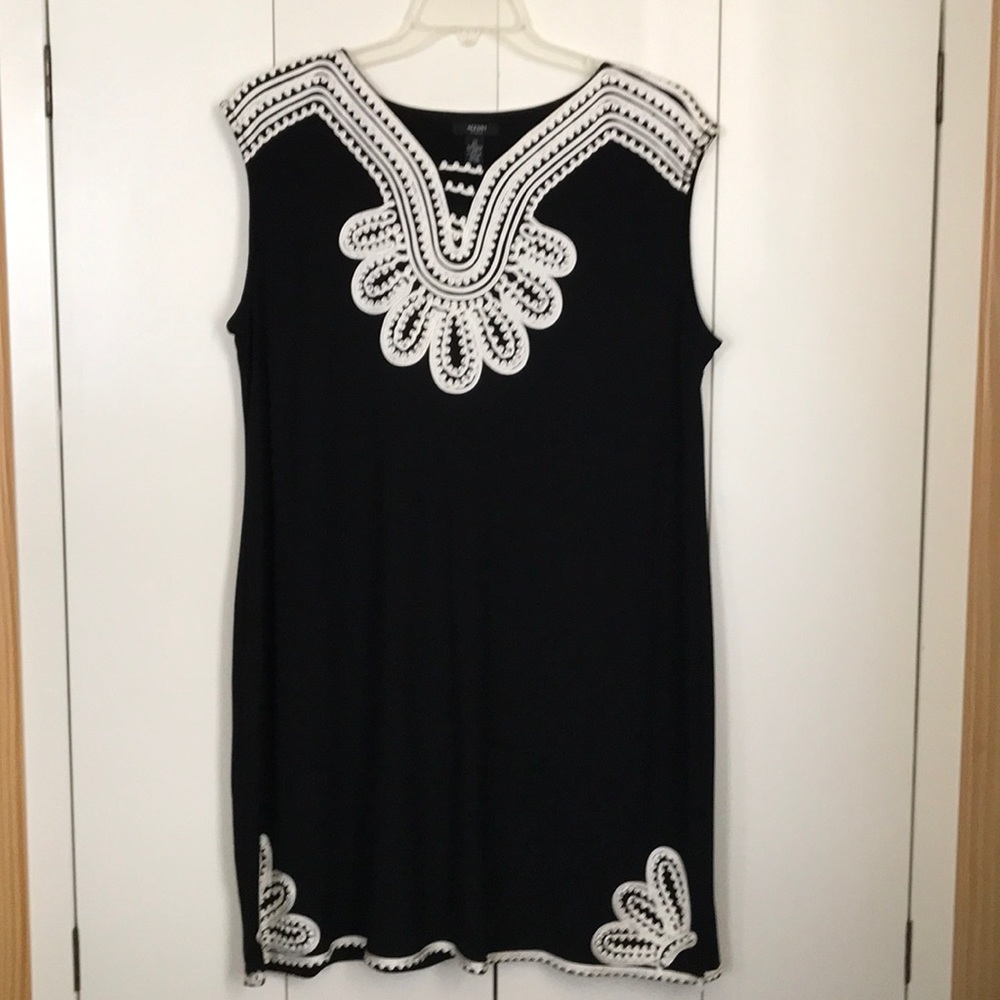 ALFANI Dress. NWT